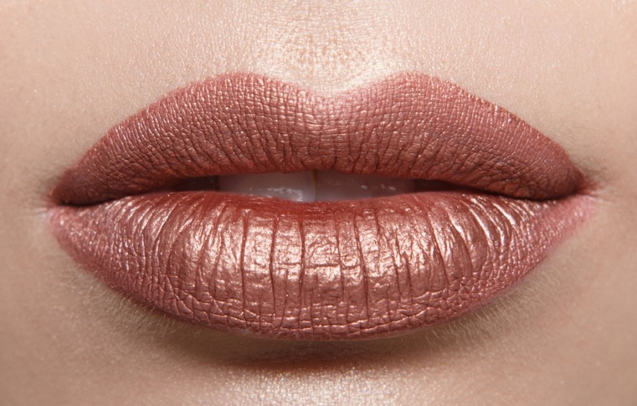 Metallic Lips -Top 5 Coachella Beauty and Hair Trends To Try // NotJessFashion.com