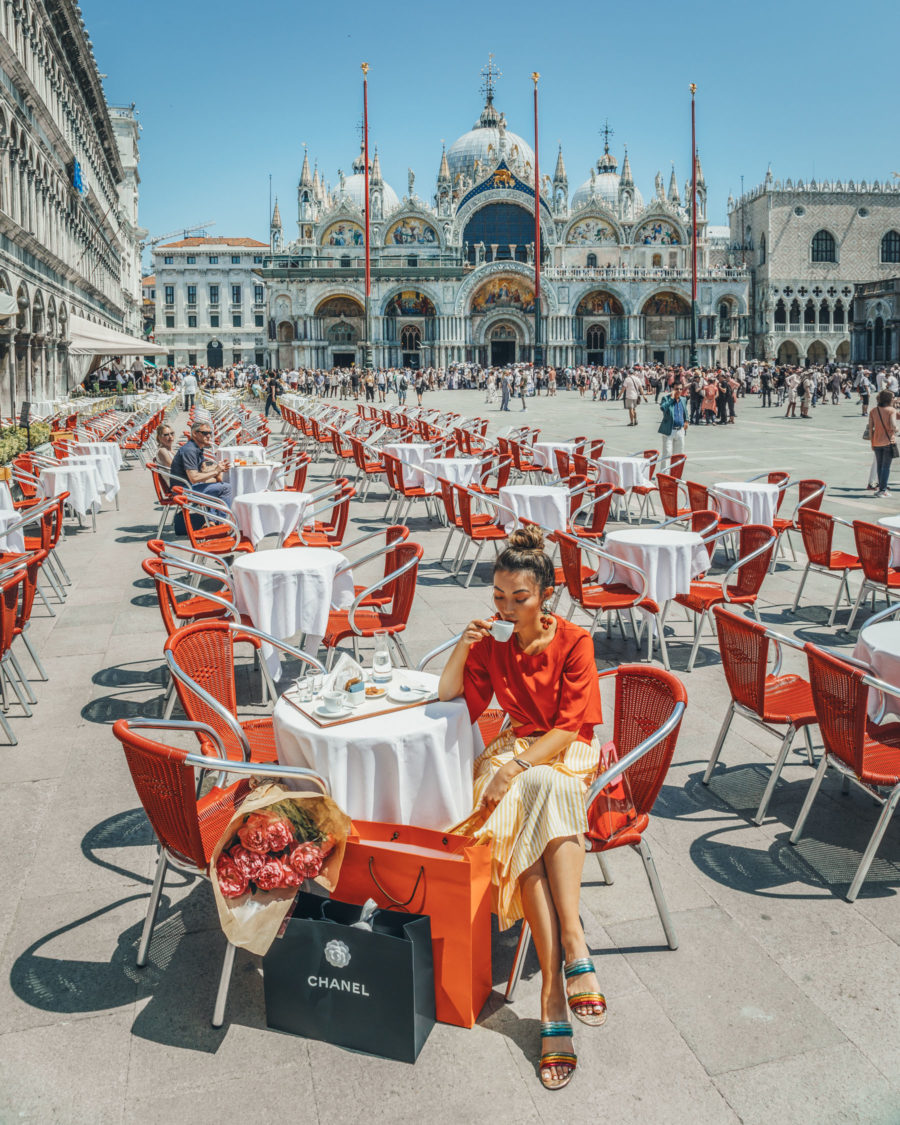 The Best Props for Blogger Lifestyle Shoots - Venice Cafe // Notjessfashion.com