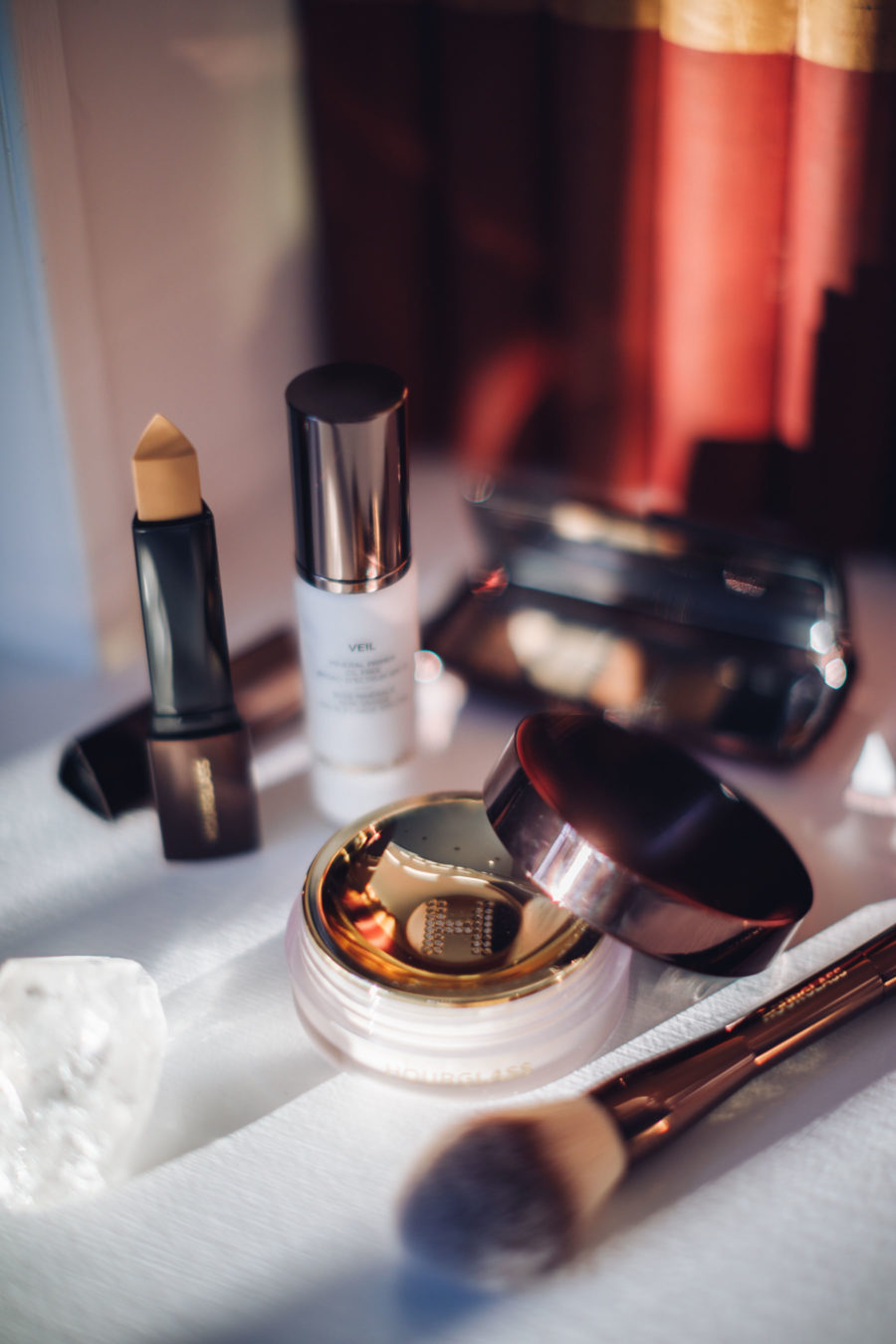 my top beauty picks from the 2020 nordstrom anniversary sale - Hourglass cosmetics, hourglass makeup tutorial, holiday makeup tutorial, hourglass Veil Translucent Setting Powder// Jessica Wang - Notjessfashion.com